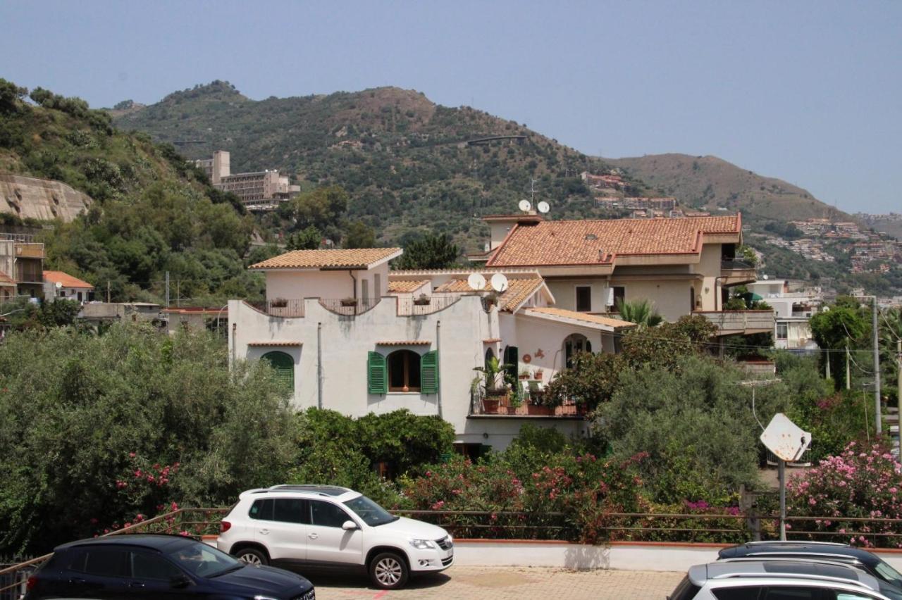 Poseidone Sea Apartment Taormina 马萨奥 外观 照片
